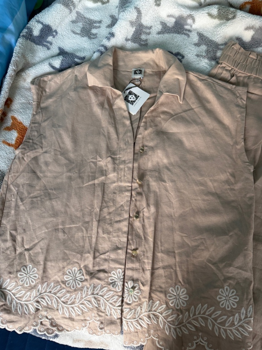 Men's Embroidered Button-Up Shirt - Beige
